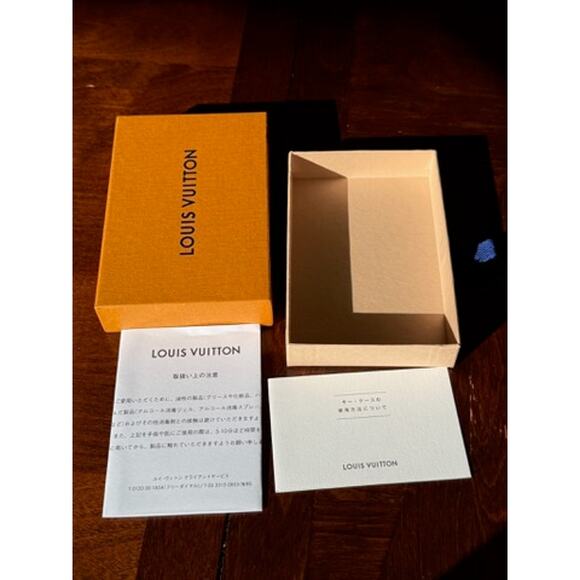 LOUIS VUITTON Tri-Fold Wallet Discovery LV Logo*Fluorescent Pink Rose*Box Incld. - Picture 3 of 14